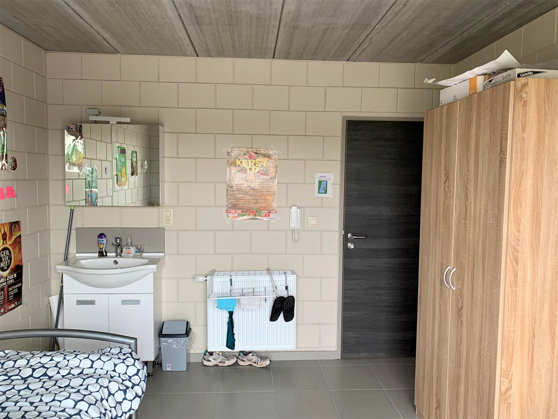 kamer 12 langst nog een andere hoek